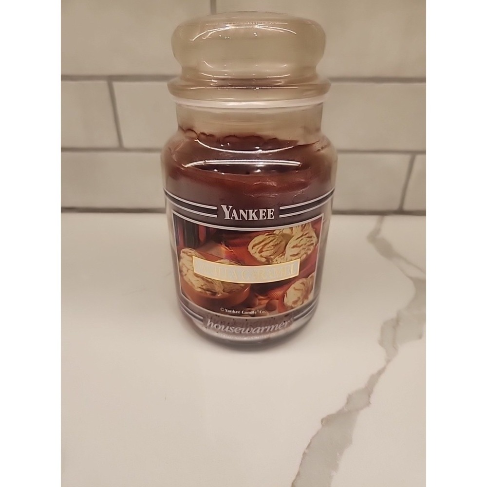 Yankee  Candle House Warmer Black Stripe 22 Oz Jar Scent Retired Vanilla‎ Carmel